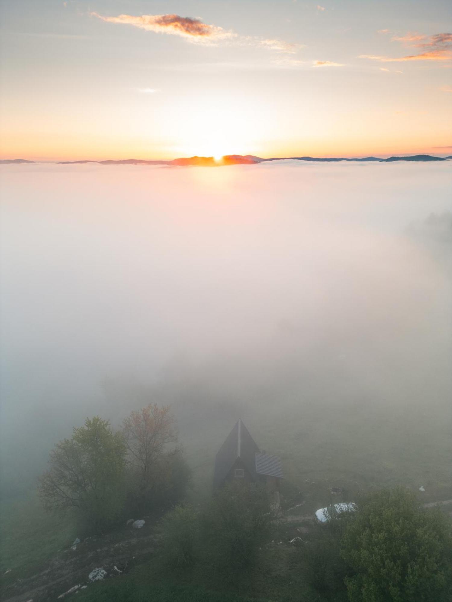 Uvacki Raj Villa Radijevici Exteriör bild