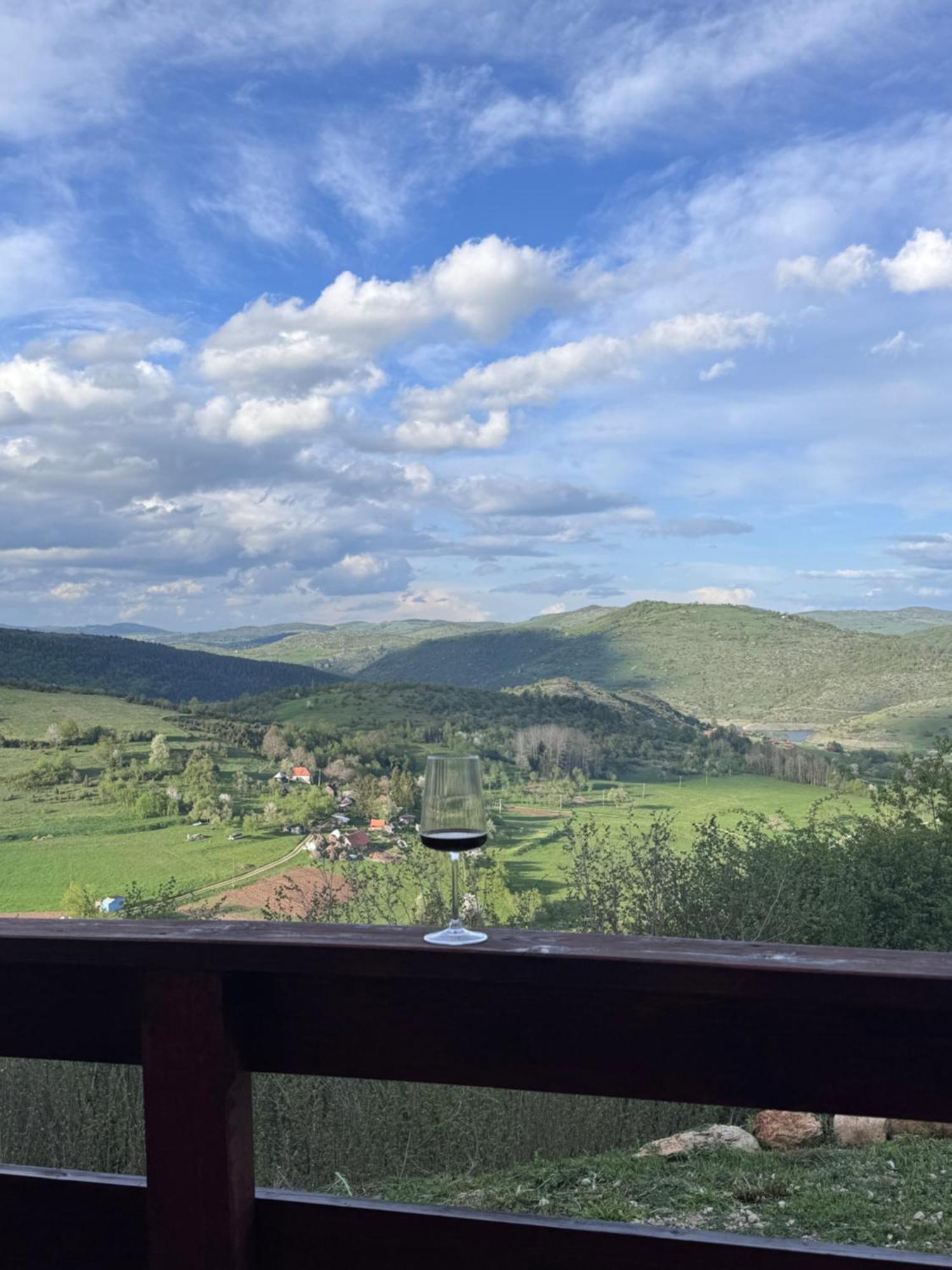Uvacki Raj Villa Radijevici Exteriör bild